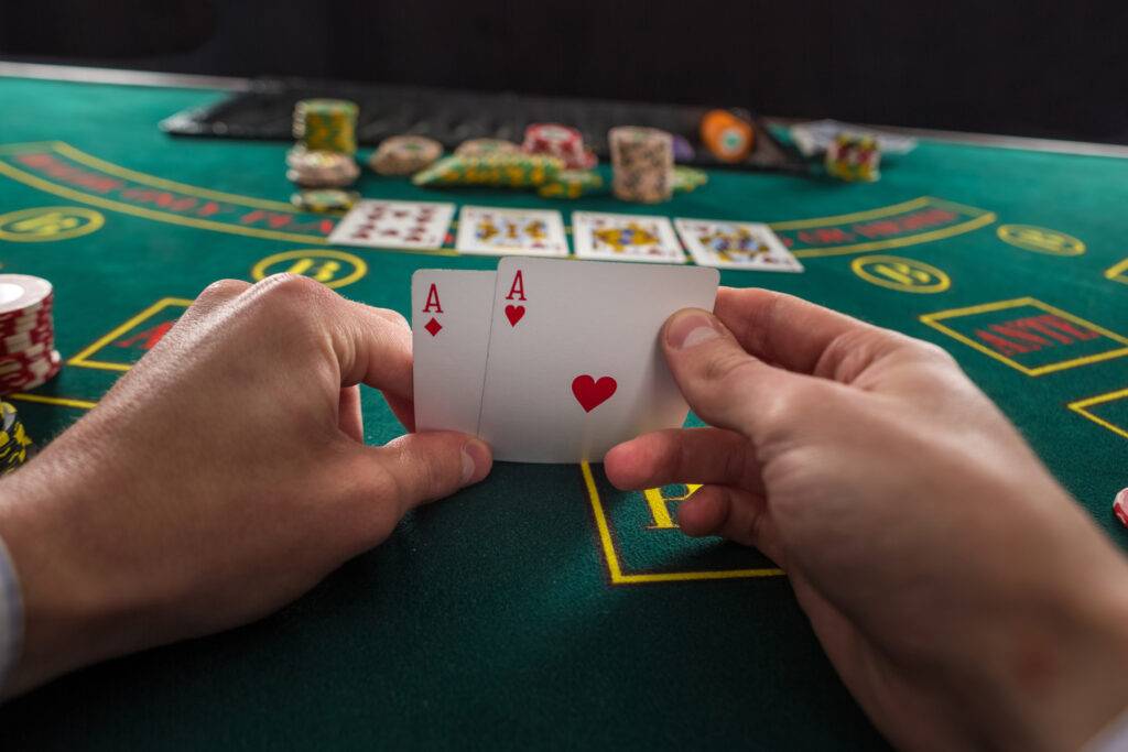 que es ante en poker