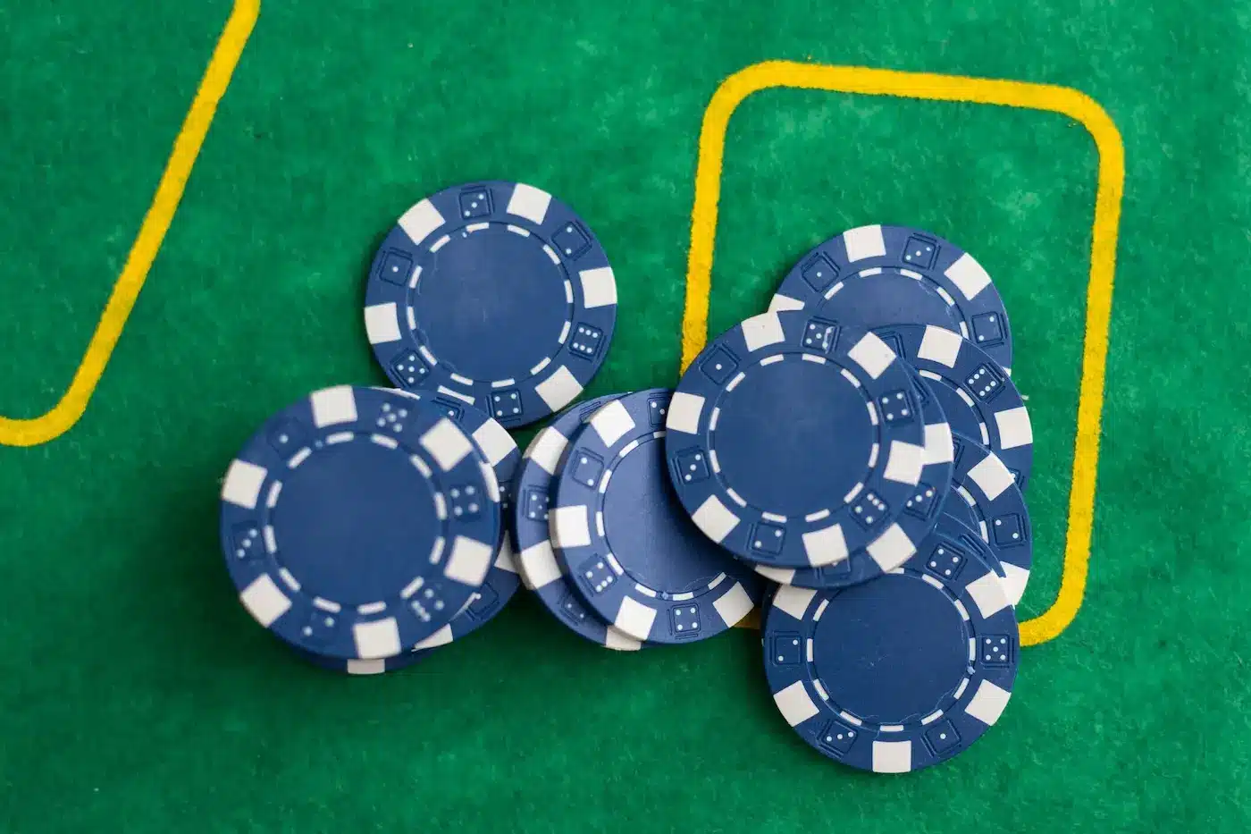 como-jugar-bien-al-poker