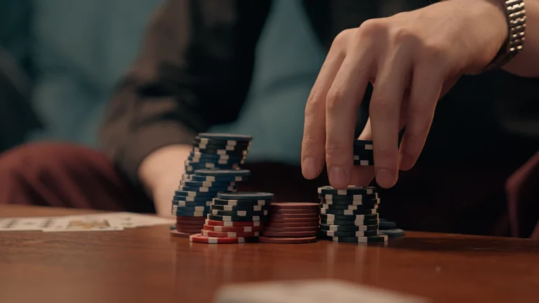 es-legal-jugar-a-poker-en-un-bar
