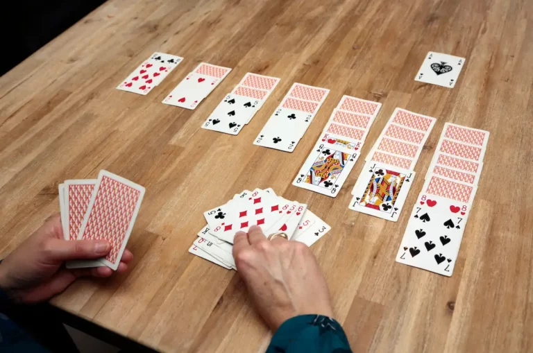 como-jugar-solitario