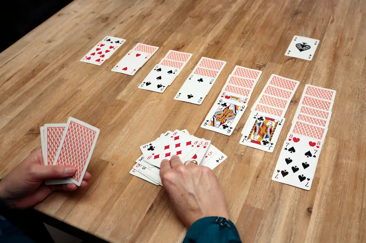 como-jugar-solitario